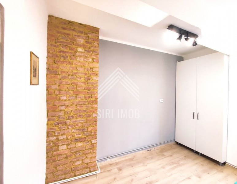 Apartament cu 3 camere de vanzare pe strada Horea