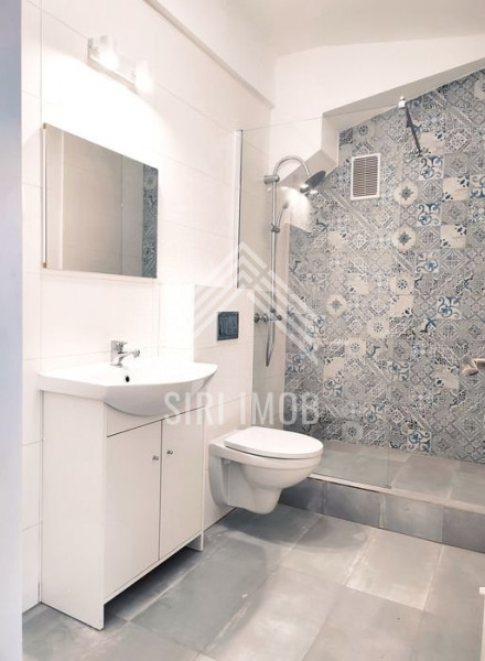 Apartament cu 3 camere de vanzare pe strada Horea