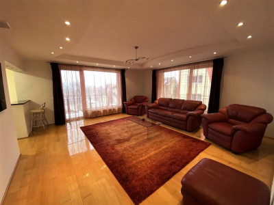 Apartament cu 3 camere si 2 locuri de parcare de inchiriat in Manastur