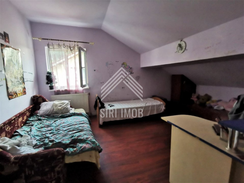 Mansarda cu 4 camere de vanzare in Manastur