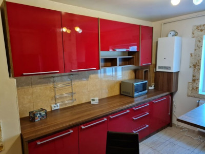 Apartament cu 3 camere decomandate si parcare de inchiriat in Marasti