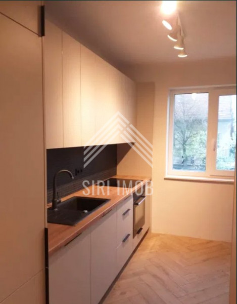 Apartament semicentral cu 2 camere decomandate