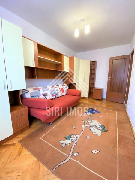 Apartament 3 camere, cat.Gheorgheni, aleea Baisoara, centrala proprie, balcon