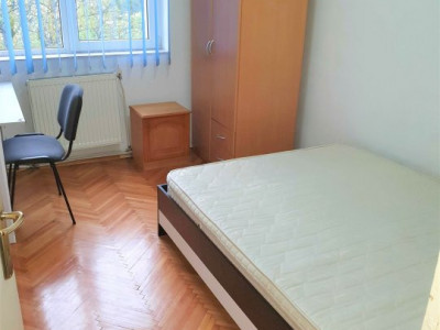 Apartament 4 camere, cart.Gheorgheni, aleea Baisoara, centrala termica, balcon
