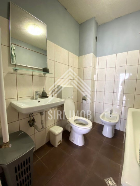 Apartament cu 2 camere decomandate in vila,  Hasdeu, zona UMF