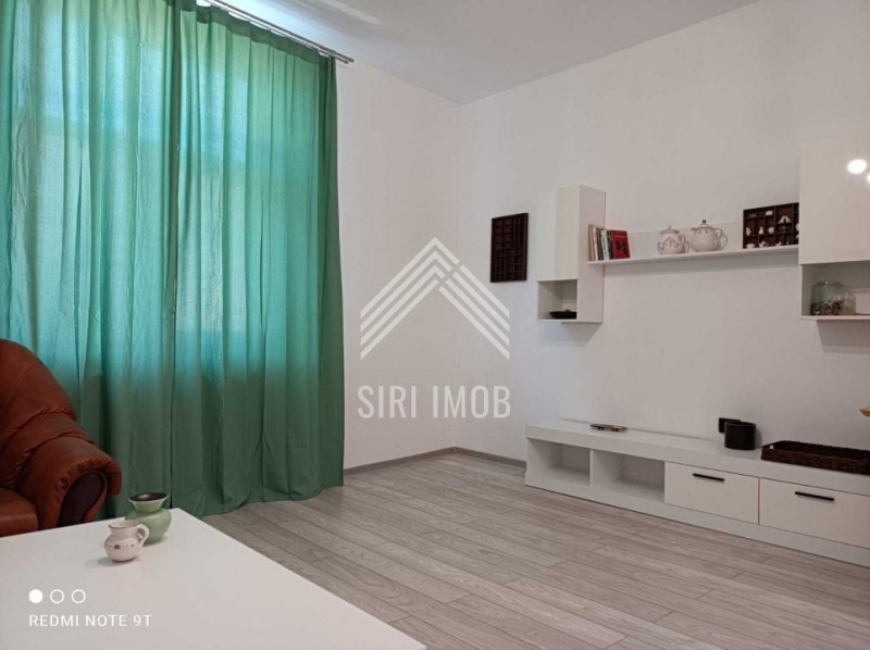 Apartament semicentral cu 4 camere decomandate in imobil tip casa/vila