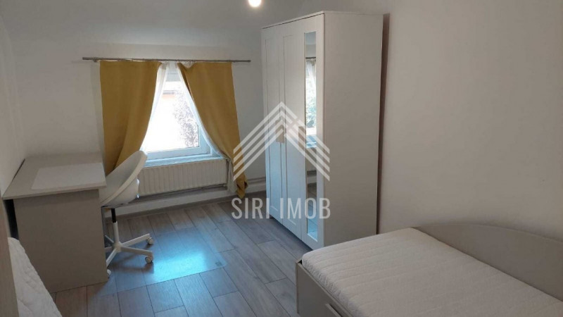 Apartament semicentral cu 4 camere decomandate in imobil tip casa/vila