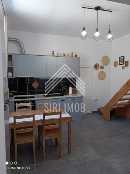 Apartament semicentral cu 4 camere decomandate in imobil tip casa/vila