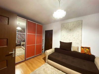 Apartament cu 2 camere decomandate in zona Horea