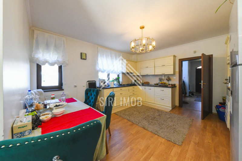 Vila moderna cu 7 camere in Andrei Muresanu COMISION 0%!!