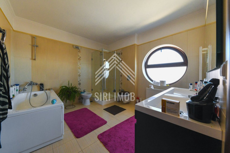 Vila moderna cu 7 camere in Andrei Muresanu COMISION 0%!!