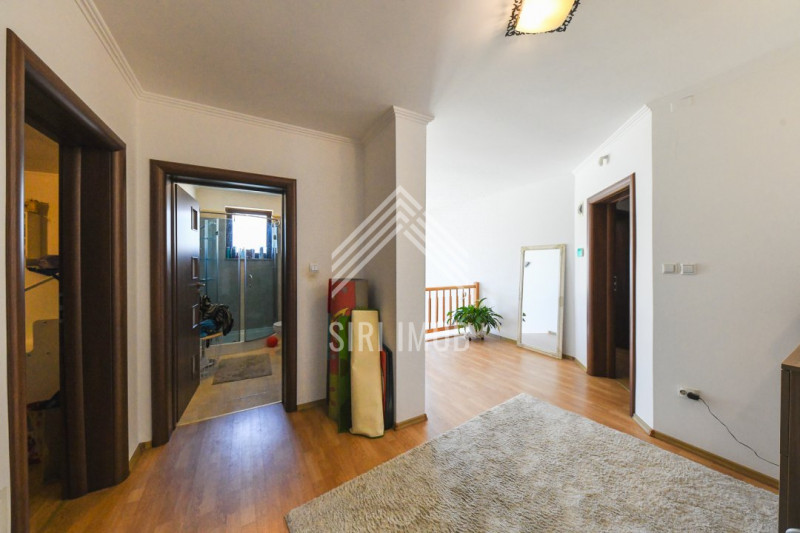 Vila moderna cu 7 camere in Andrei Muresanu COMISION 0%!!
