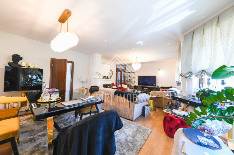 Vila moderna cu 7 camere in Andrei Muresanu COMISION 0%!!