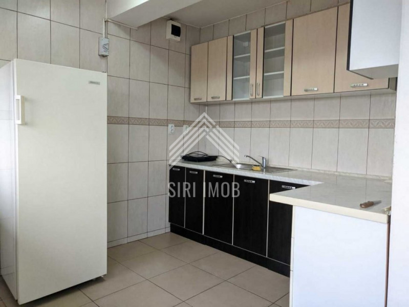 Apartament cu 3 camere de inchiriat in zona Emerson