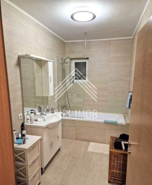 Apartament central cu o camera, balcon si parcare subterana in complex Platinia