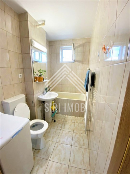 Apartament 3 camere, cart.Gheorgheni, aleea Scarisoara,decomandat, et.3/4,balcon