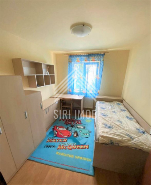 Apartament 4 camere, cart.Manastur, zona piata Flora, 2 bai, balcon, decomandat