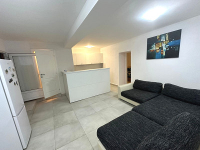 Apartament modern, central cu 2 camere si parcare