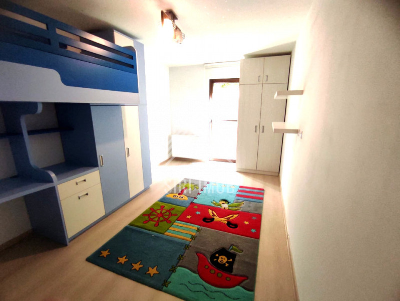 Apartament cu 3 camere si parcare in Zorilor