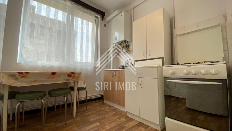 Apartament 2 camere, zona Garii, str.Burebista, baie cu geam, parcare privata