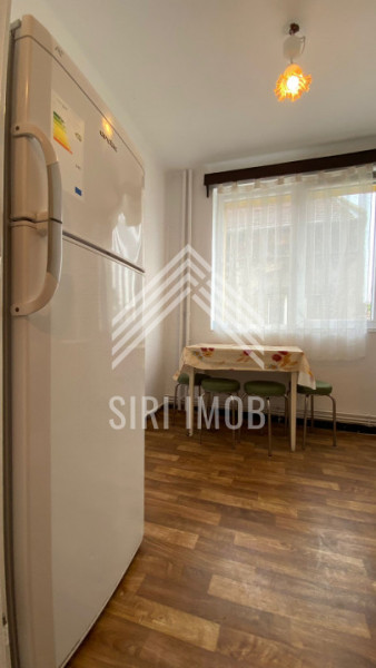 Apartament 2 camere, zona Garii, str.Burebista, baie cu geam, parcare privata