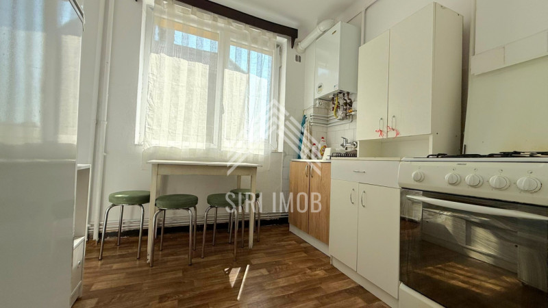 Apartament 2 camere, zona Garii, str.Burebista, baie cu geam, parcare