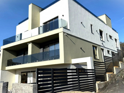 Casa tip duplex, zona VORONET, view spre oras, rooftop, garaj, 3 bai, 2 balcoane