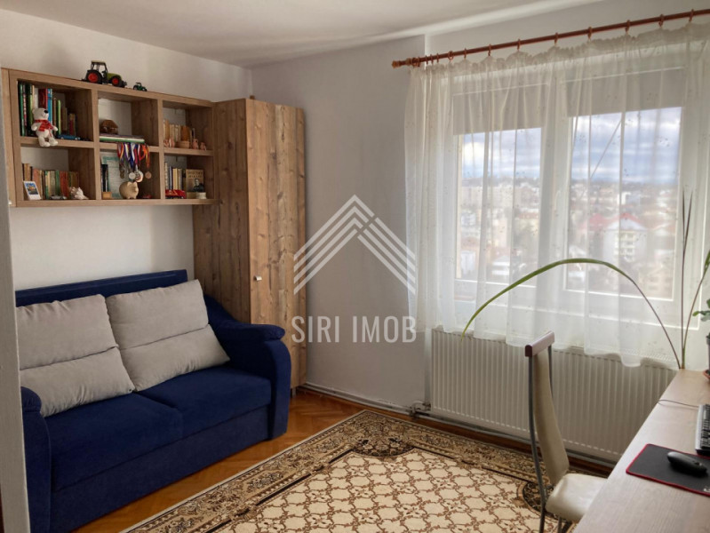 Apartament cu 3 camere si 3 balcoane in Gheorgheni