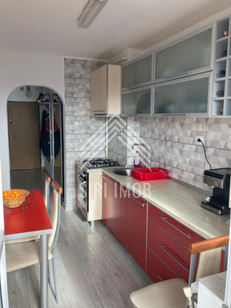 Apartament cu 3 camere si 3 balcoane in Gheorgheni